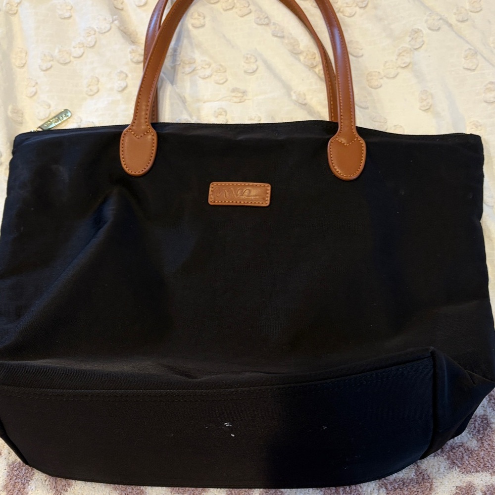 Black tote bag